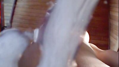 A szőke amator sex videok is elkapja a seggét egy ujjal, egy kakas